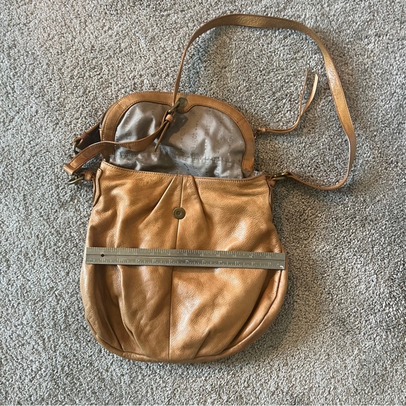 margot Bags Margot Neutral Tan Leather Slouch Shoulder Bag Poshmark